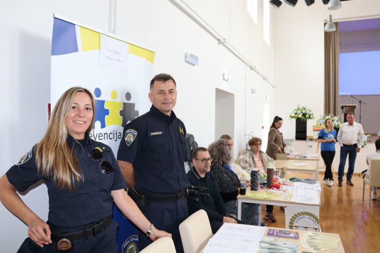 Slika /PU_SiM/AA NOVE Ilustracije/prevencija/Međunarodni dan obitelji Lekenik 2024/naslovna.jpg